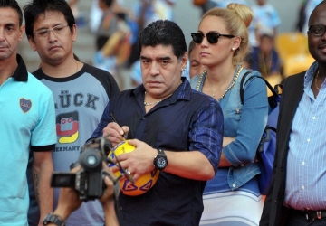 Maradona traite de "lâche" son ex-gendre Agüero