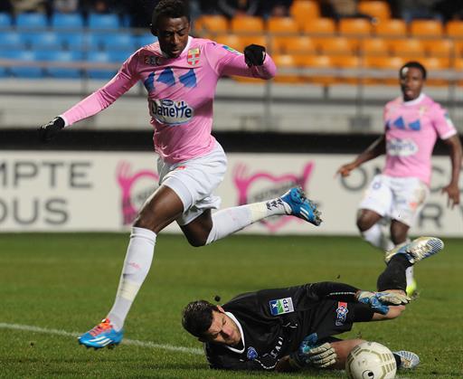 Clarck Nsikulu prolonge à Evian/Thonon